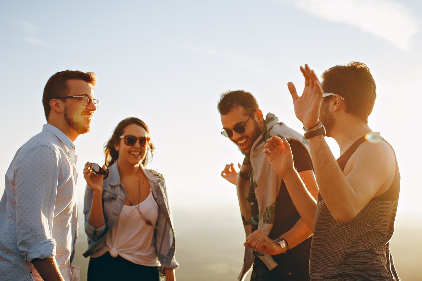 Top Tips for Building Stronger Relationships Online